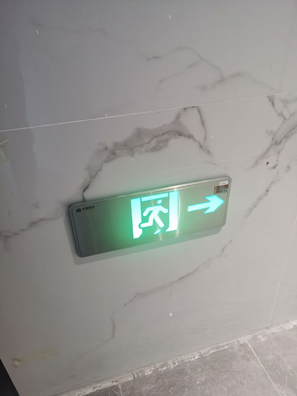 應急疏散系統(tǒng)在復雜建筑結(jié)構(gòu)中的適用性如何？